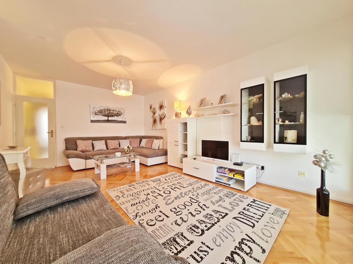 Beach Apartment Ivana Omiš Eksteriør billede
