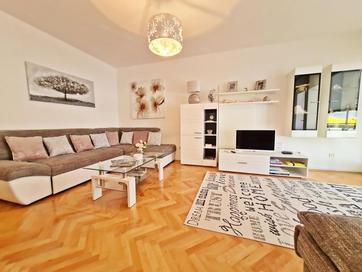 Beach Apartment Ivana Omiš Eksteriør billede