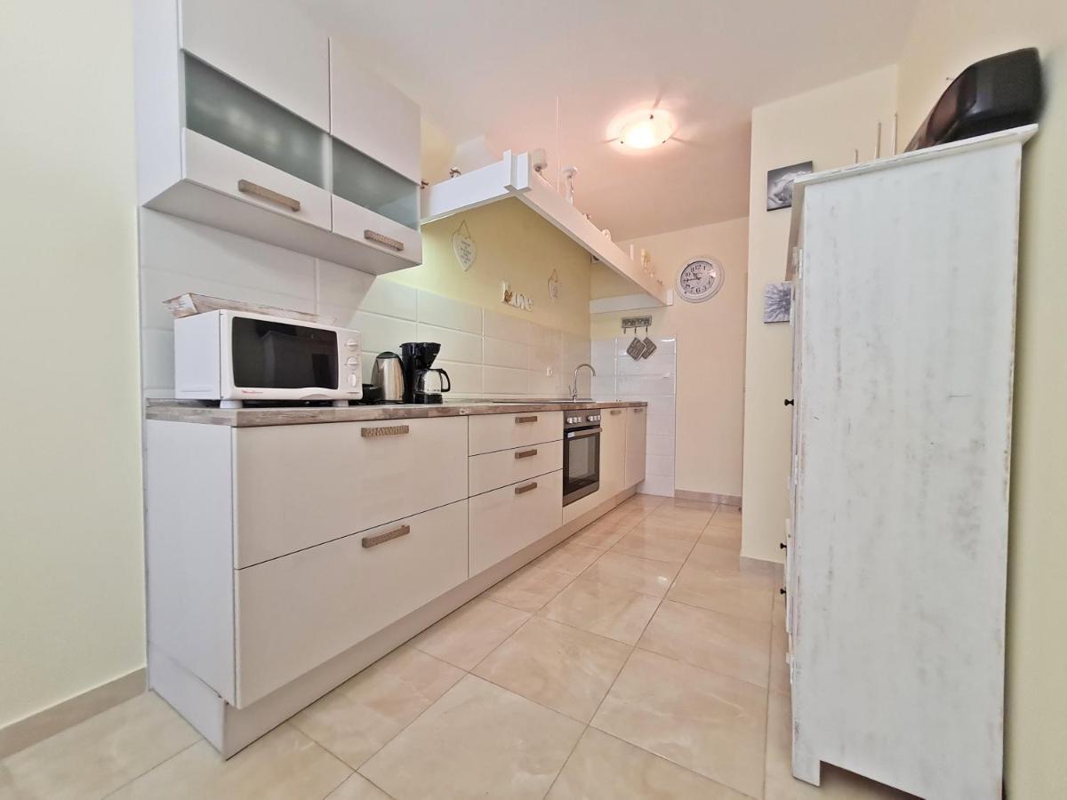 Beach Apartment Ivana Omiš Eksteriør billede