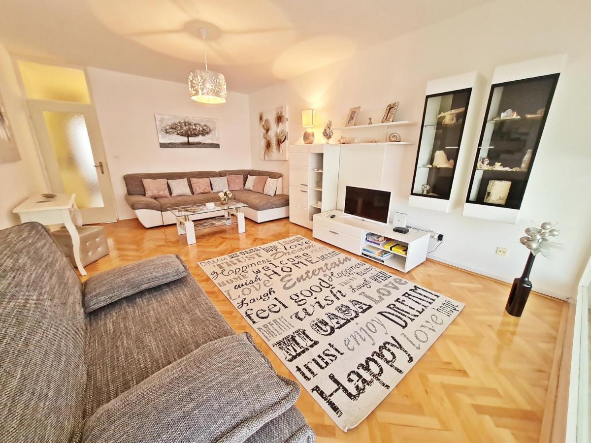 Beach Apartment Ivana Omiš Eksteriør billede