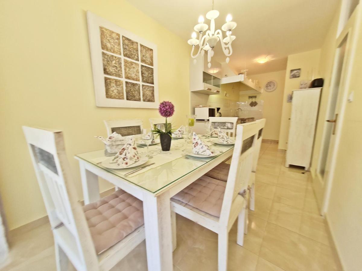 Beach Apartment Ivana Omiš Eksteriør billede