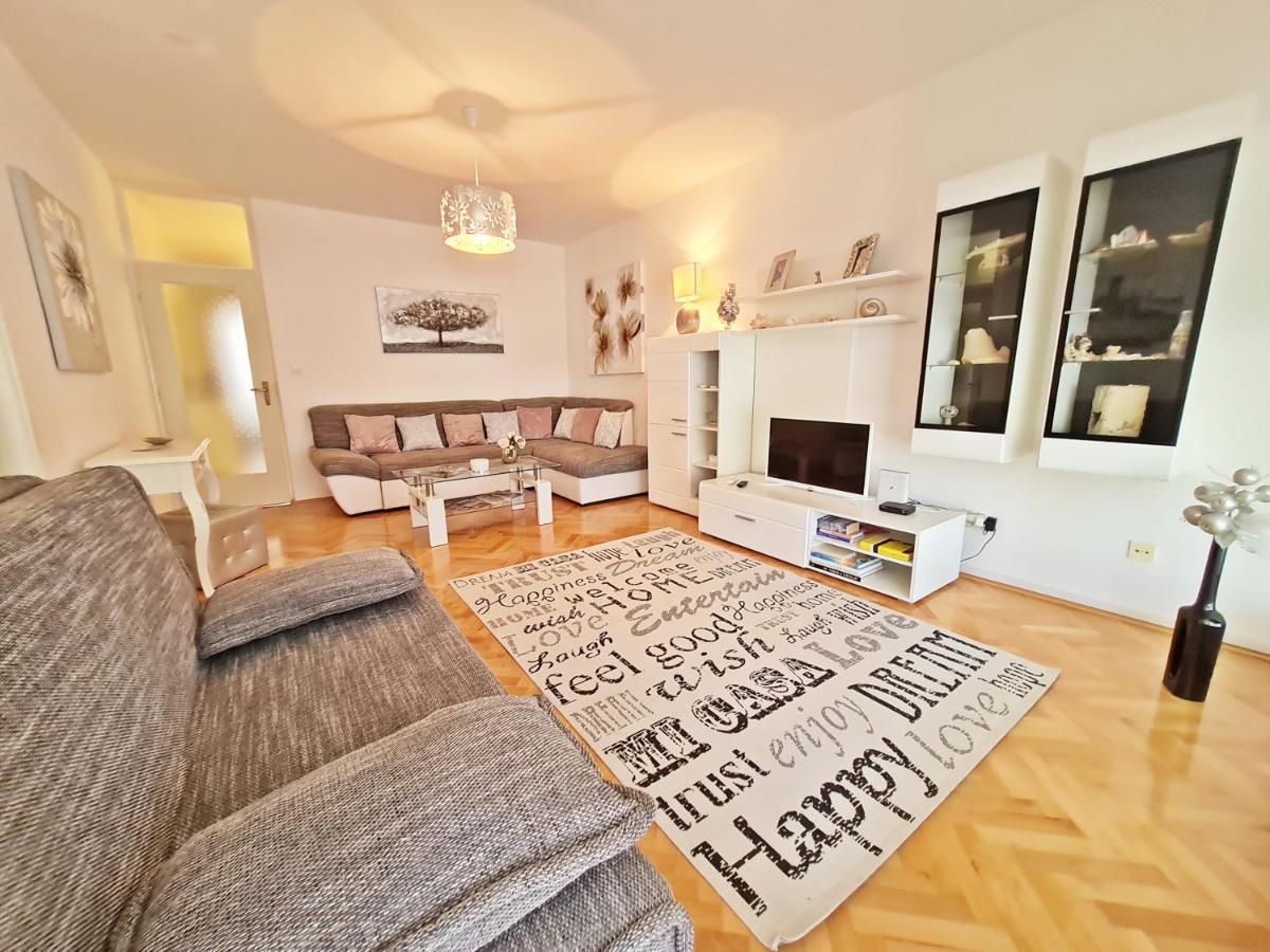 Beach Apartment Ivana Omiš Eksteriør billede