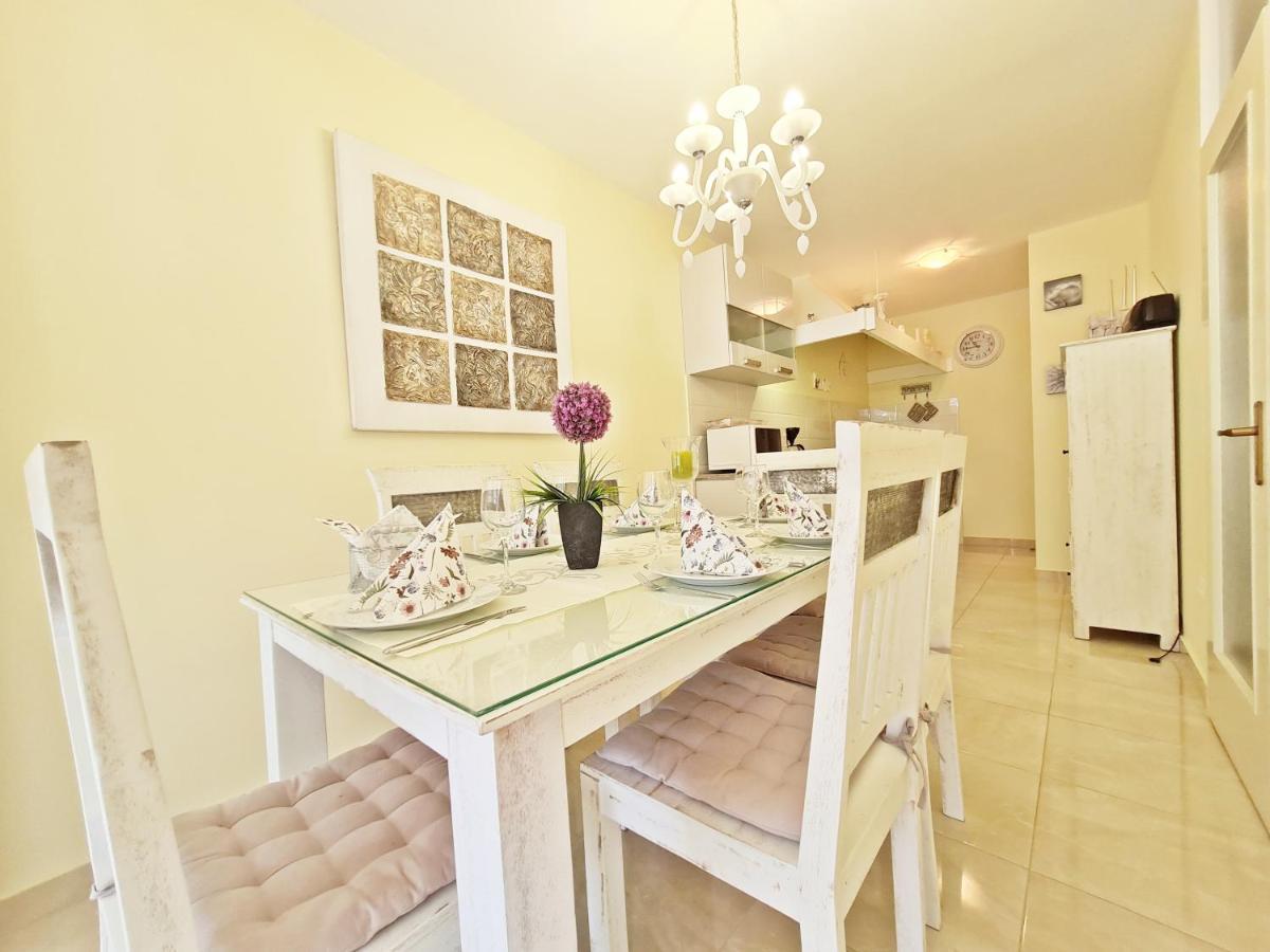 Beach Apartment Ivana Omiš Eksteriør billede